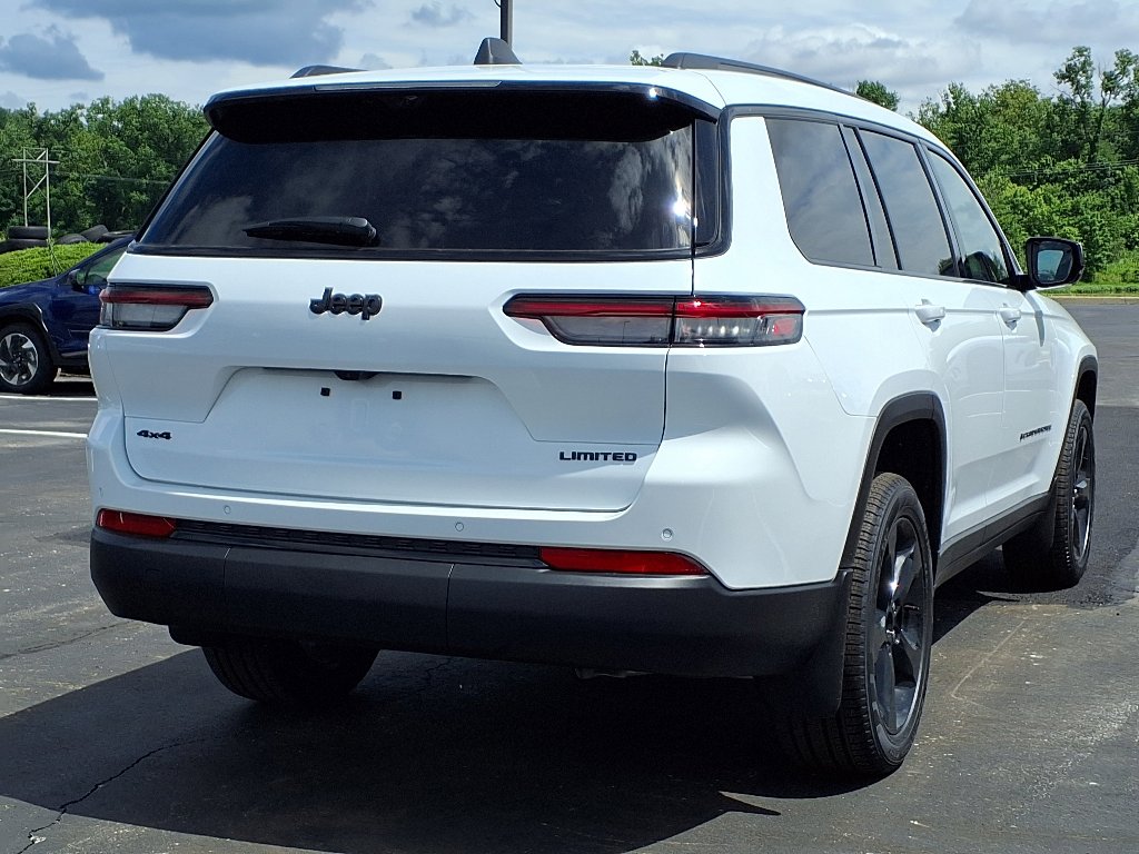 2025 Jeep Grand Cherokee Limited photo 16