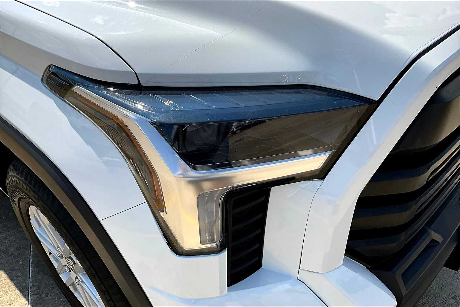 2022 Toyota Tundra SR5 photo 26