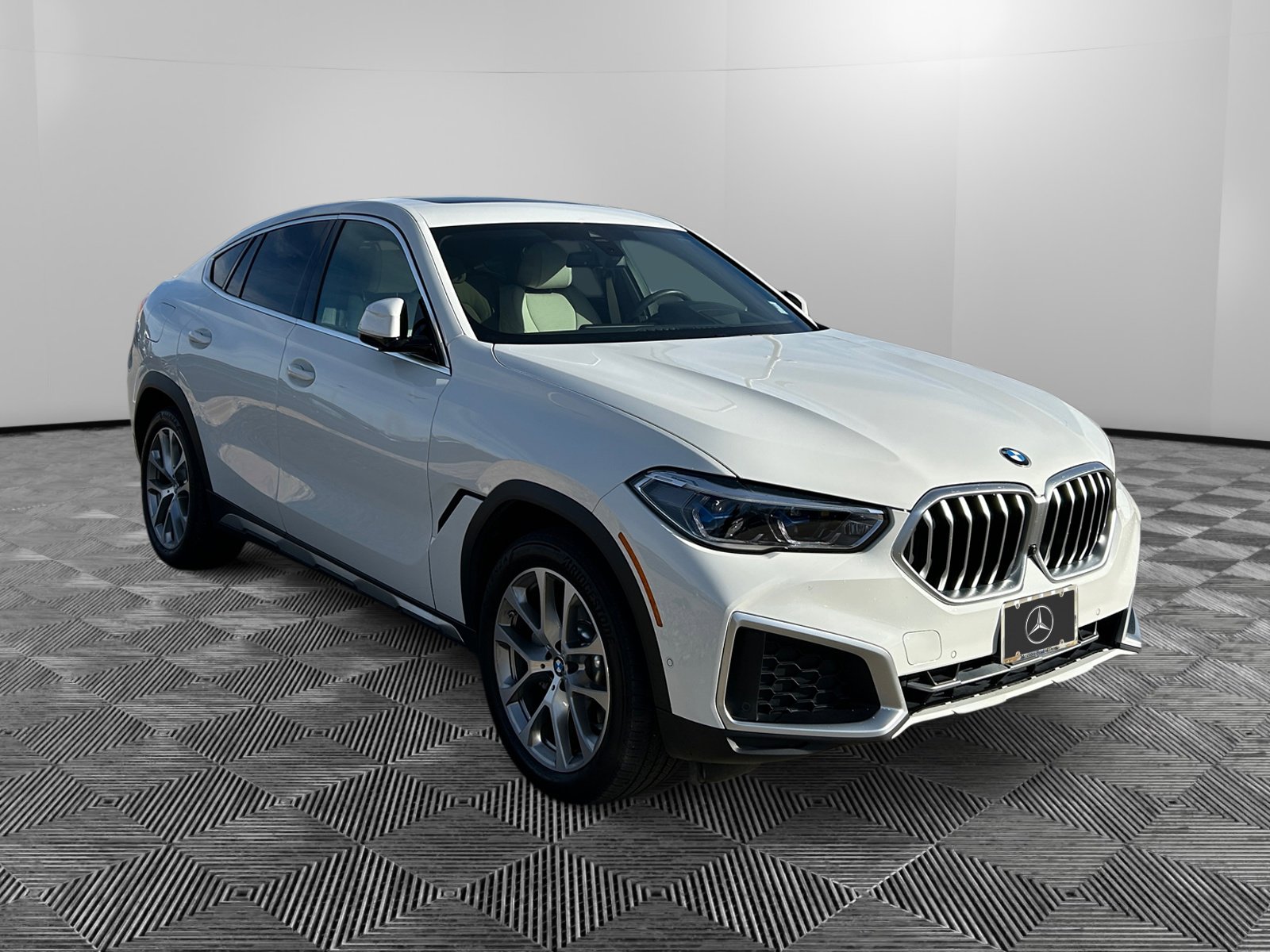2022 BMW X6 40i's photo