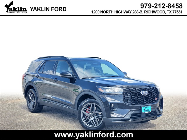 2025 Ford Explorer ST's photo