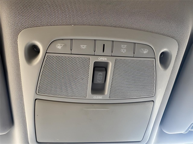 2015 Nissan Rogue SL photo 23