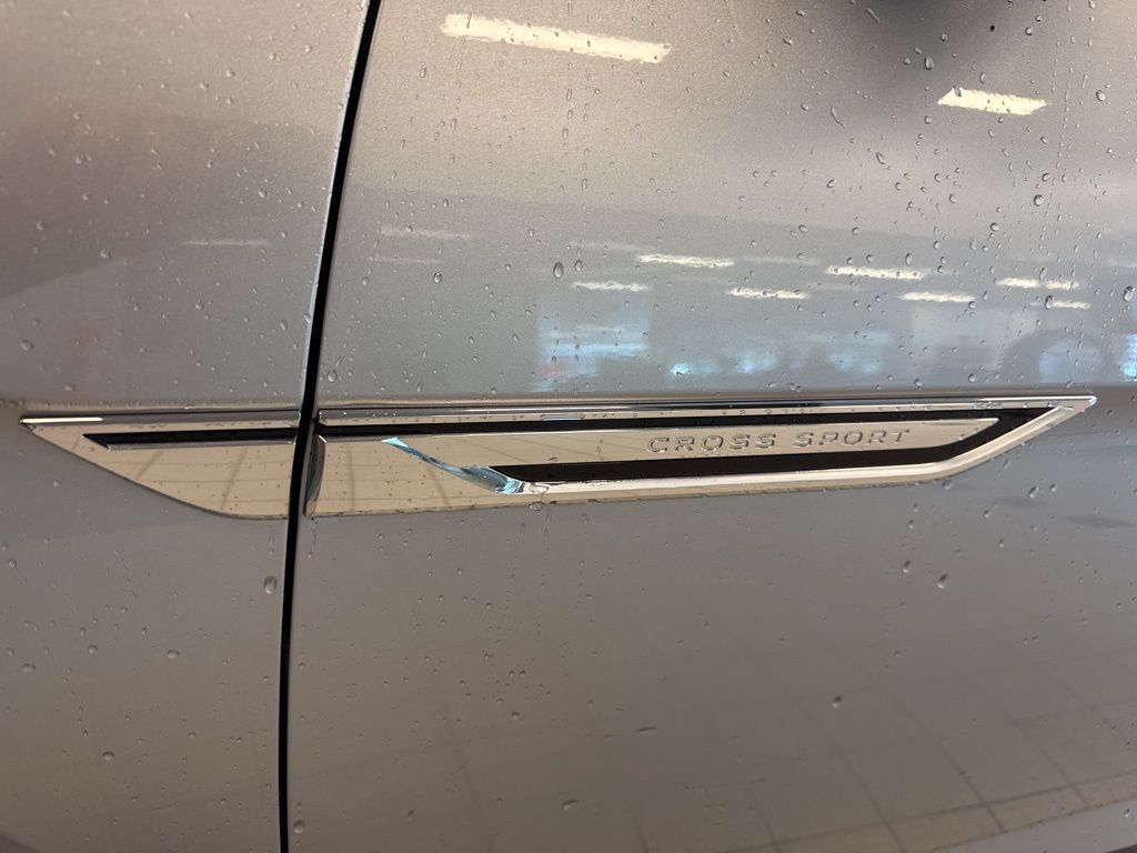 2022 Volkswagen Atlas Cross Sport V6 SE Technology photo 4