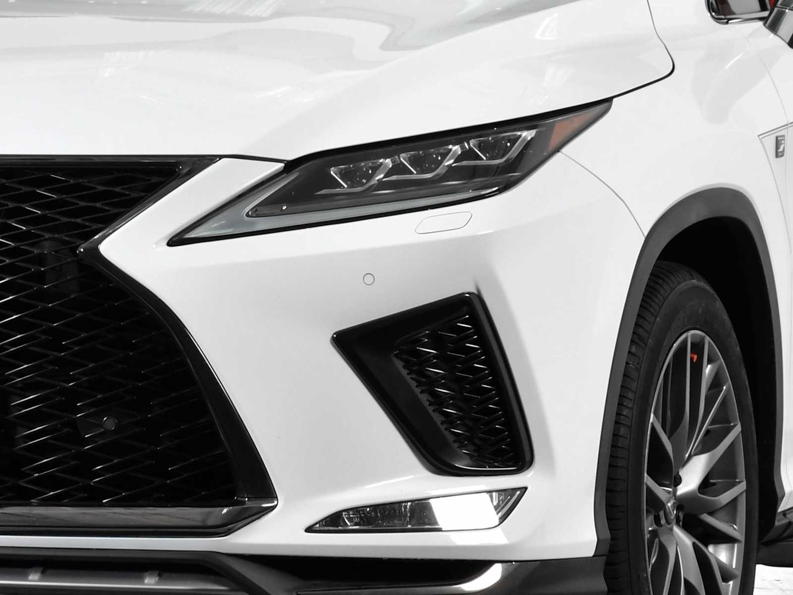 Image 10 of Certified Pre-Owned 2022 Lexus RXh F SPORT Handling