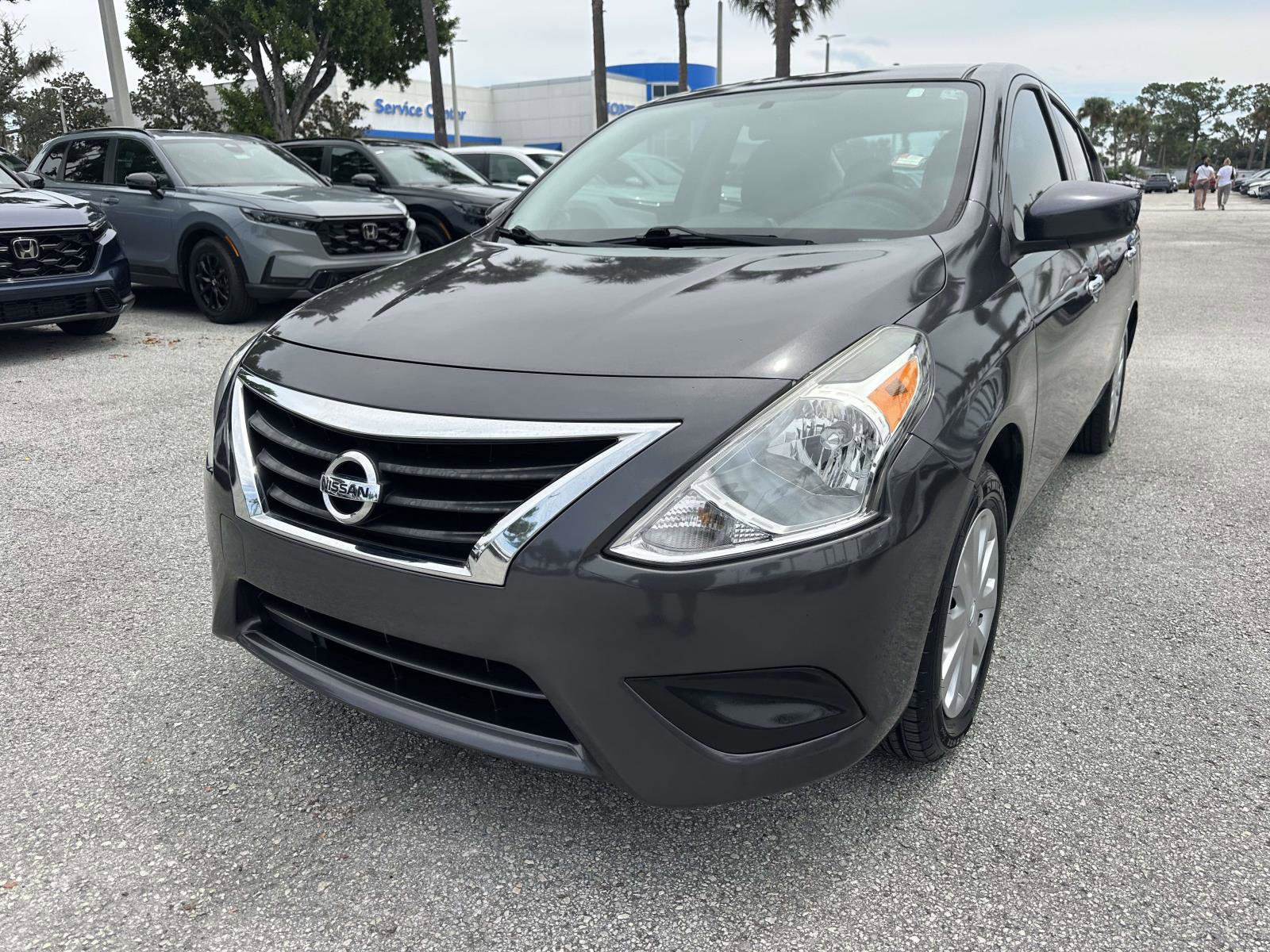 2015 Nissan Versa SV Sedan photo 7