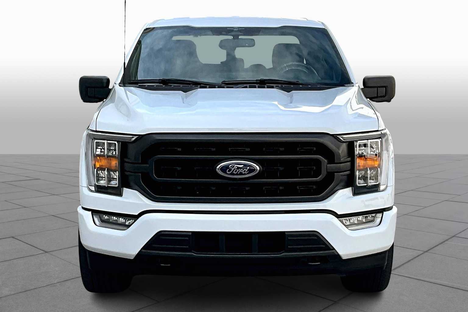 2023 Ford F-150 XLT photo 3