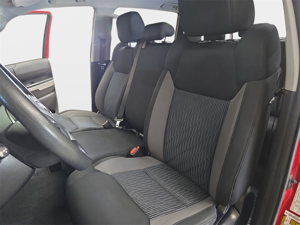 2016 Toyota Tundra SR5 photo 15