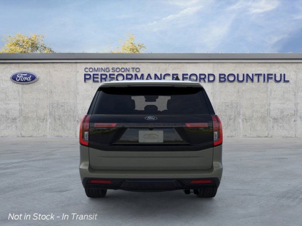 2025 Ford Expedition photo 3
