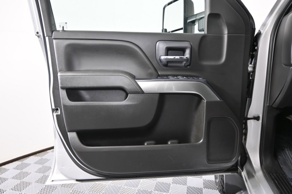 2019 Chevrolet Silverado 2500HD LT photo 16