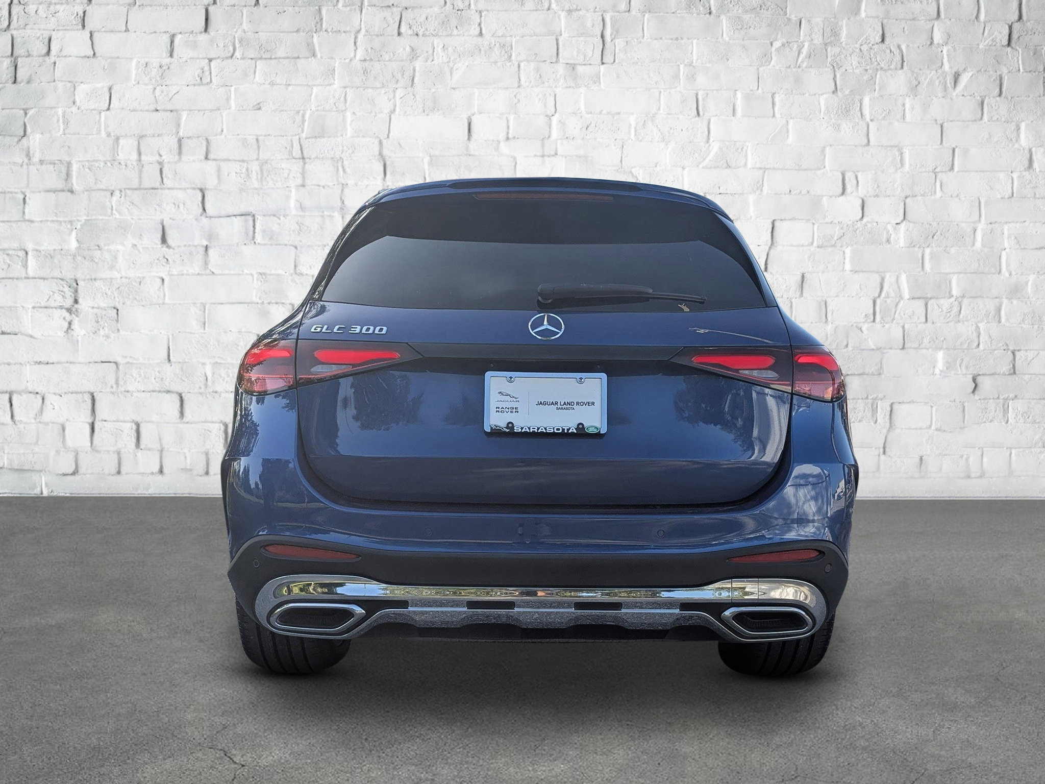 2023 Mercedes Benz GLC 300 photo 4