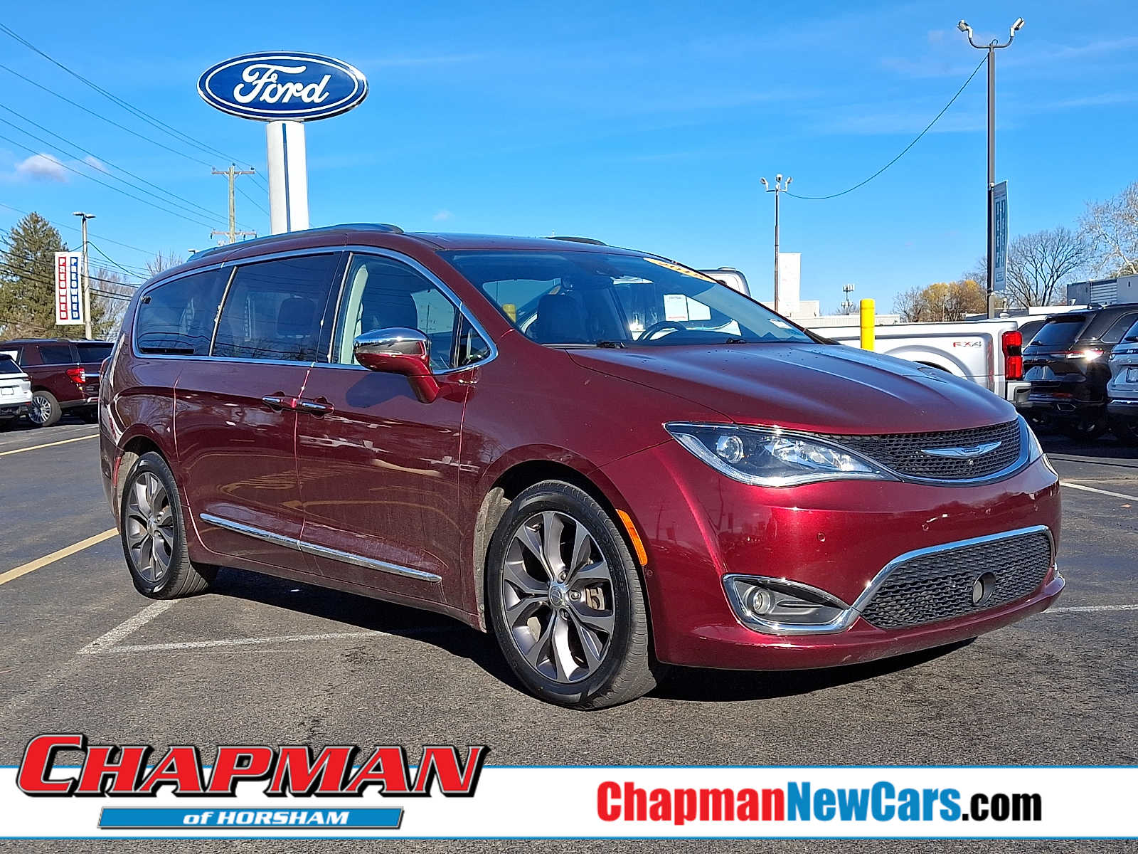 2018 Chrysler Pacifica Limited's photo