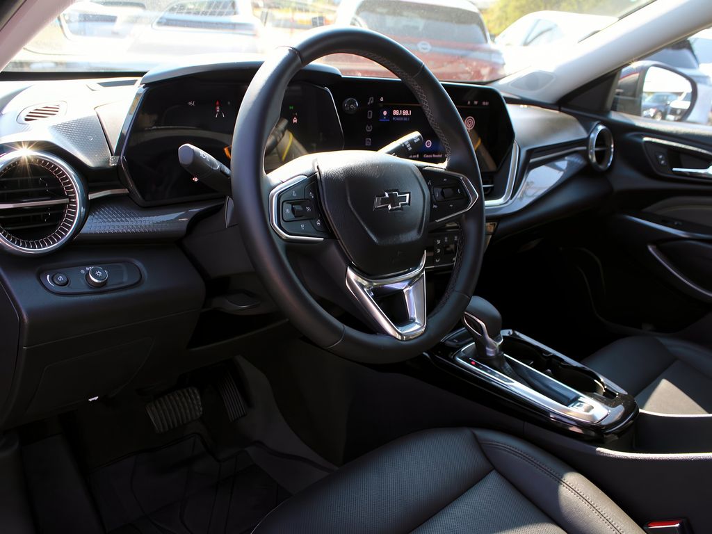 2024 Chevrolet Trax ACTIV photo 8