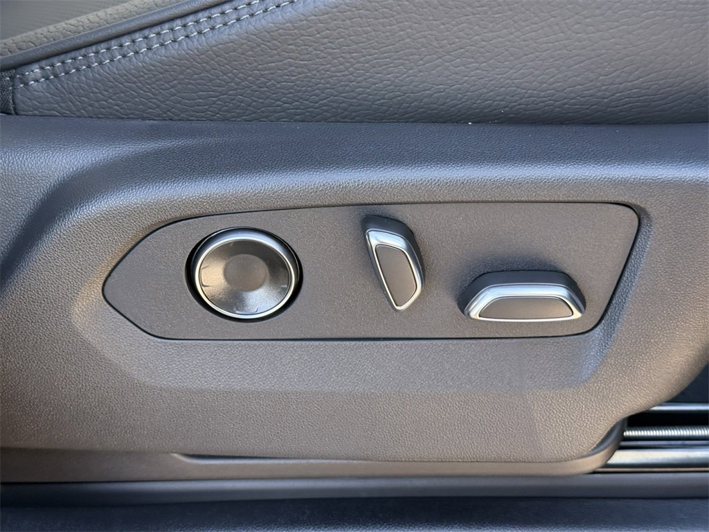 2026 GMC YUKON XL - Image 39