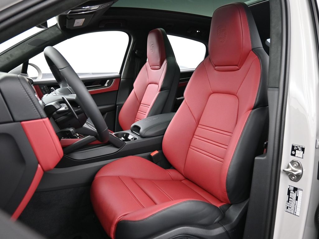 2026 Porsche Cayenne E-Hybrid Coupe photo 3