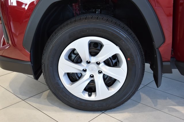 2025 Toyota RAV4 LE photo 25