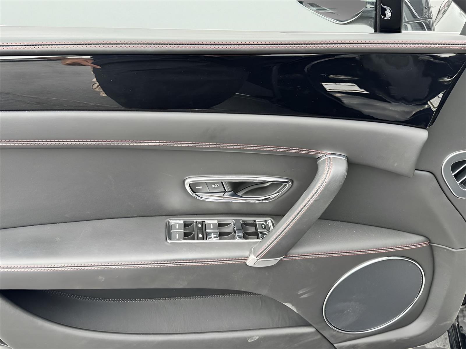 2018 Bentley Flying Spur V8 S photo 12