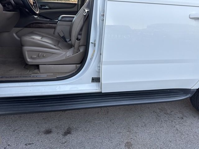 2018 Chevrolet Suburban LT photo 11