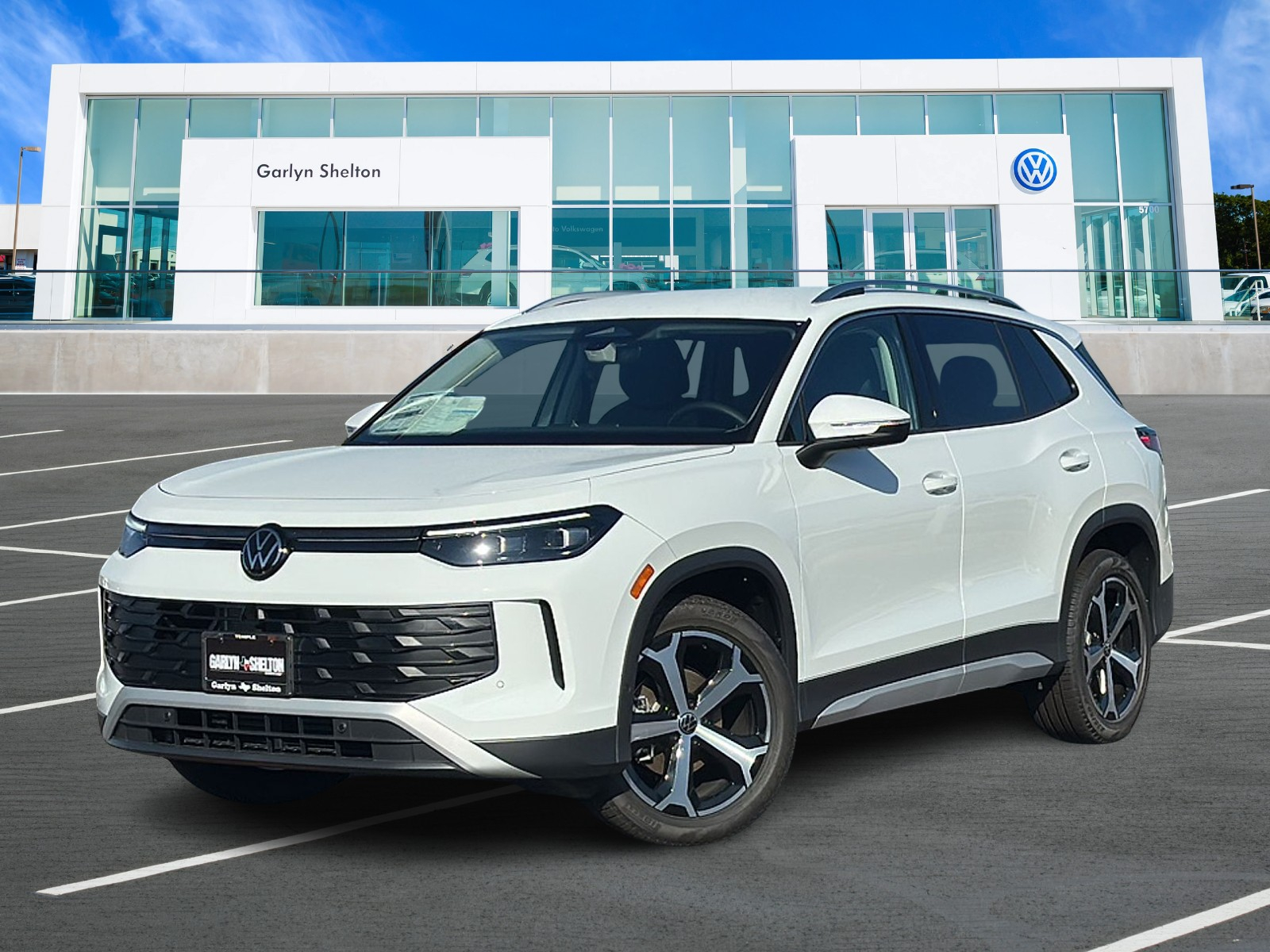 2025 Volkswagen Tiguan SE's photo