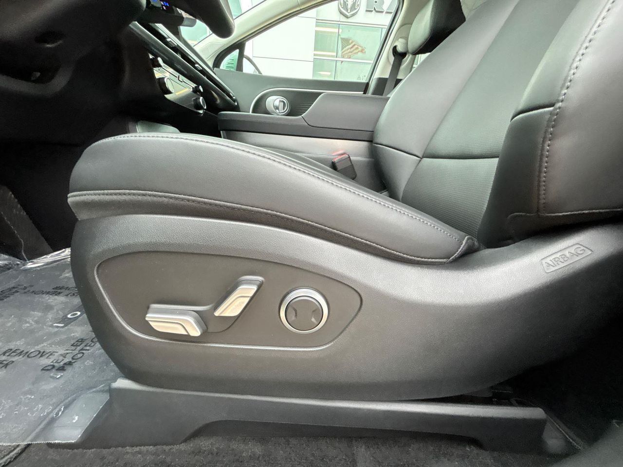 2026 Hyundai Ioniq SEL photo 9