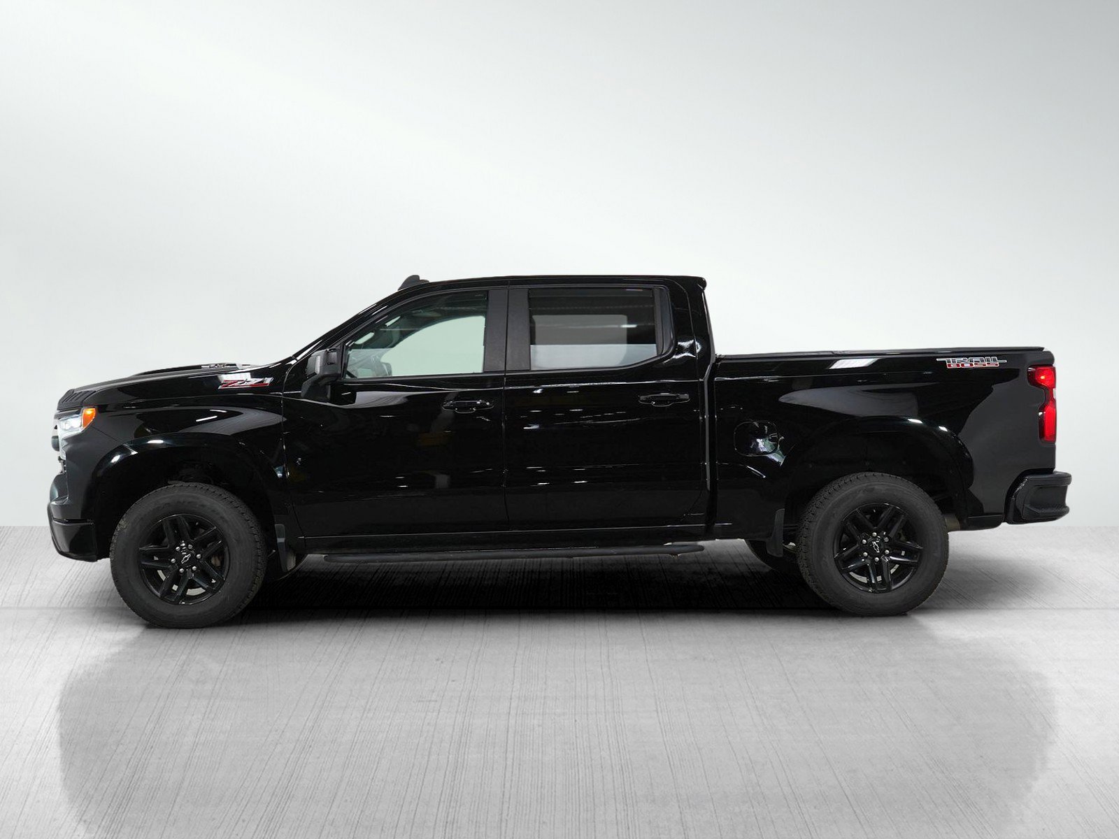 Used 2022 Chevrolet Silverado 1500 LT Trail Boss with VIN 3GCUDFEL7NG650698 for sale in White Bear Lake, Minnesota