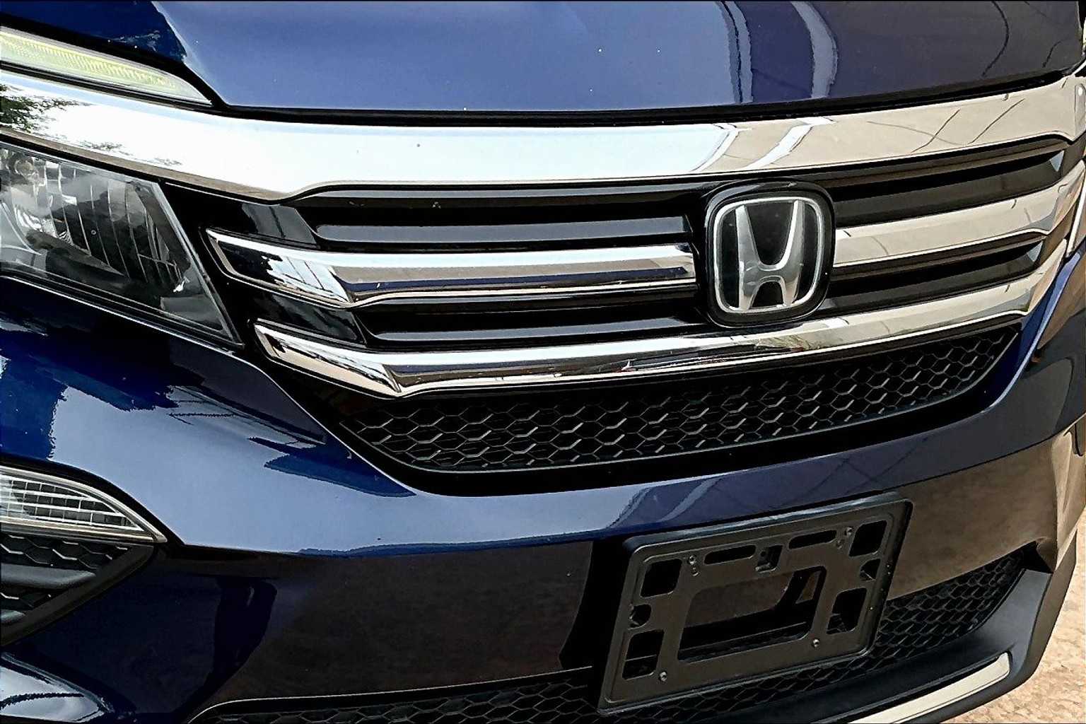 2016 Honda Pilot Elite photo 27