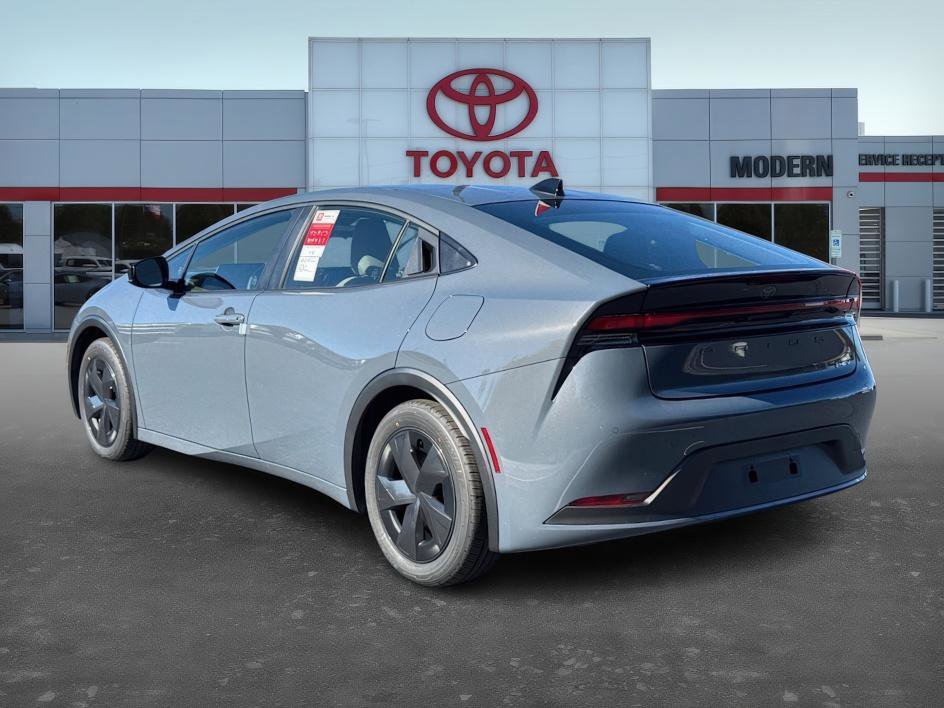 2026 Toyota Prius LE photo 4