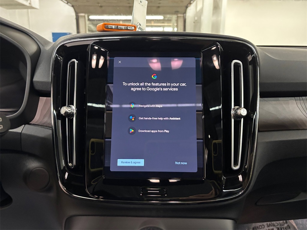 2023 Volvo XC40 Recharge Ultimate photo 19
