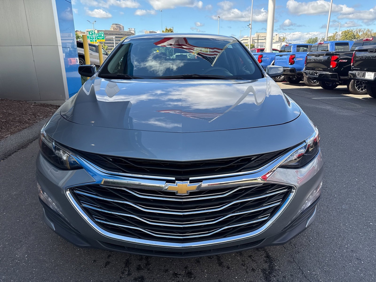 2024 Chevrolet Malibu 1LT photo 3