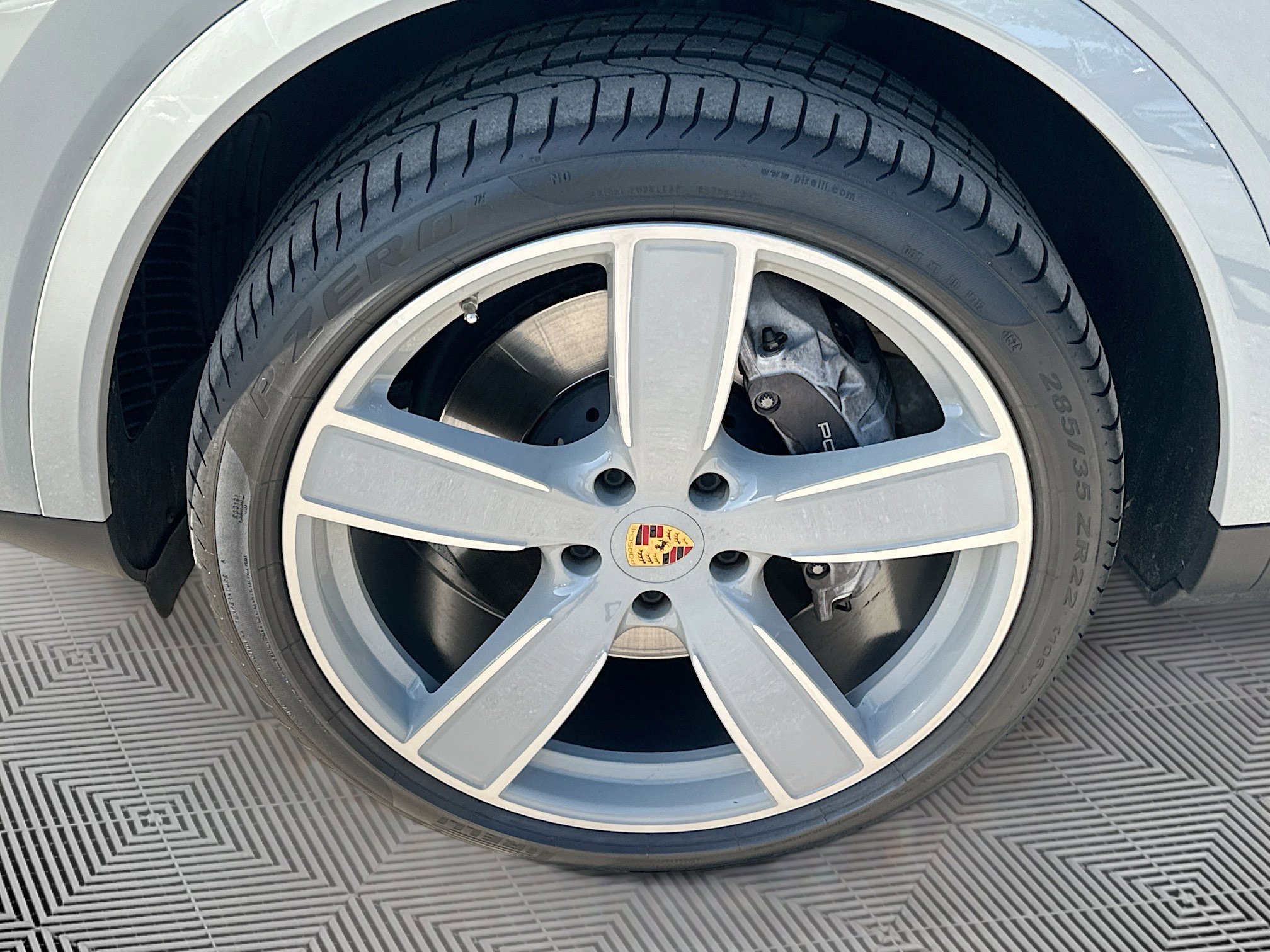 2022 Porsche Cayenne Platinum Edition photo 36