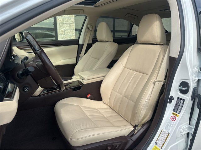 2017 Lexus ES 350 Luxury photo 11