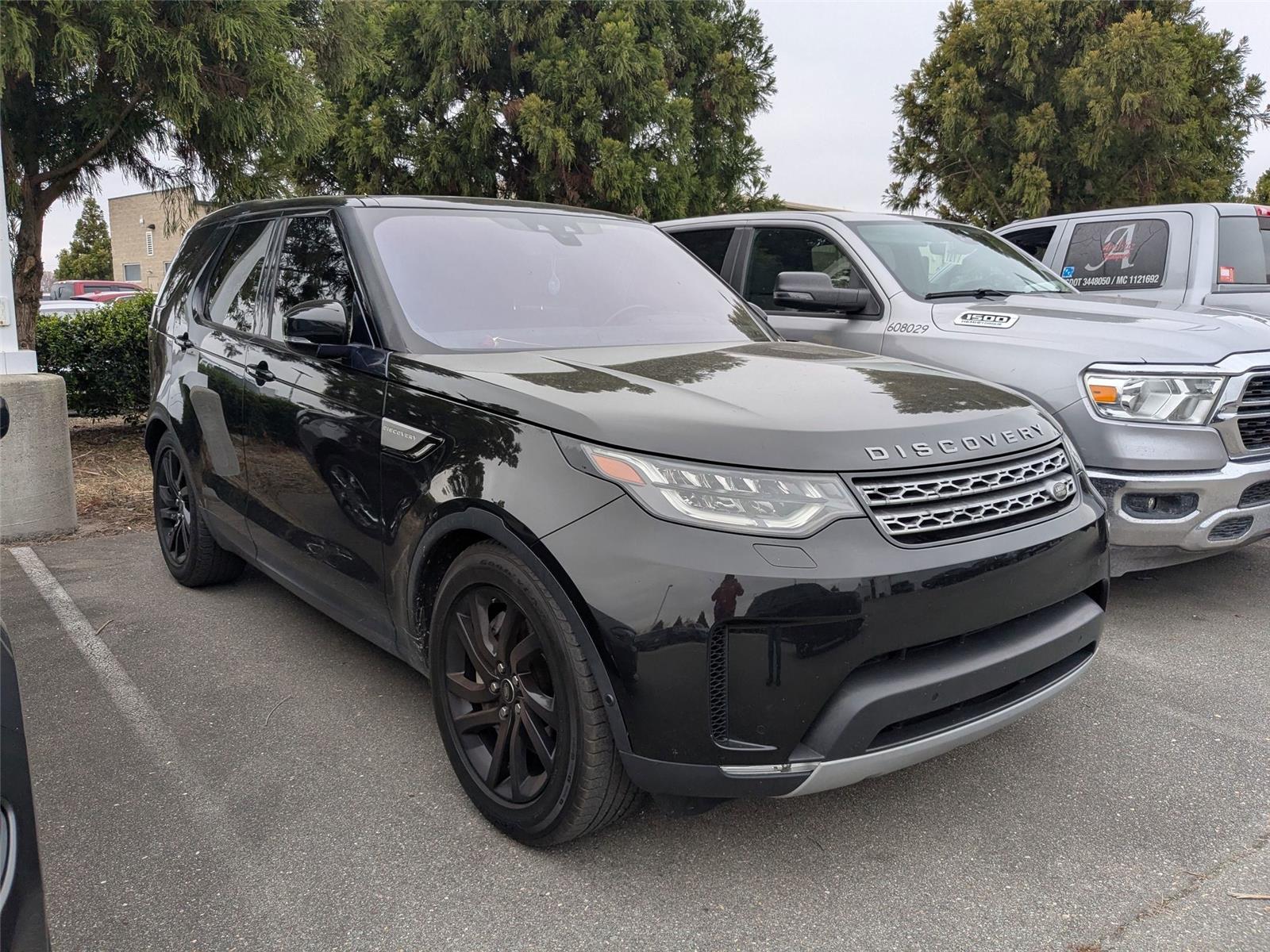 2020 Land Rover Discovery HSE photo 3
