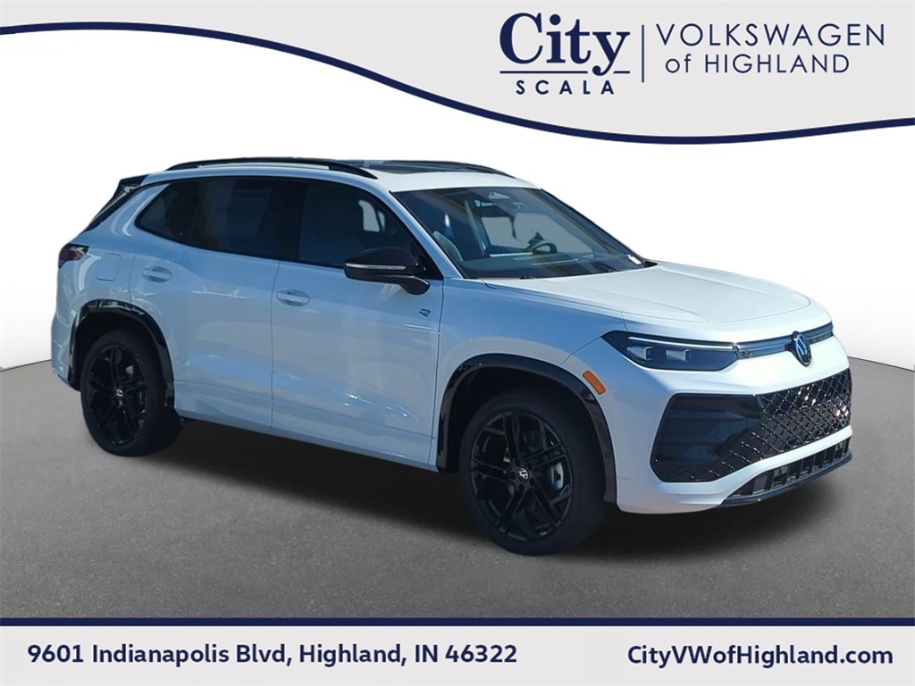 2025 Volkswagen Tiguan SE R-Line Black's photo