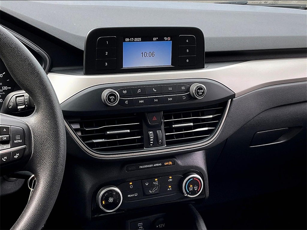 2022 Ford Escape S photo 17