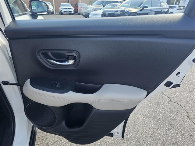 2025 Honda HR-V LX photo 10