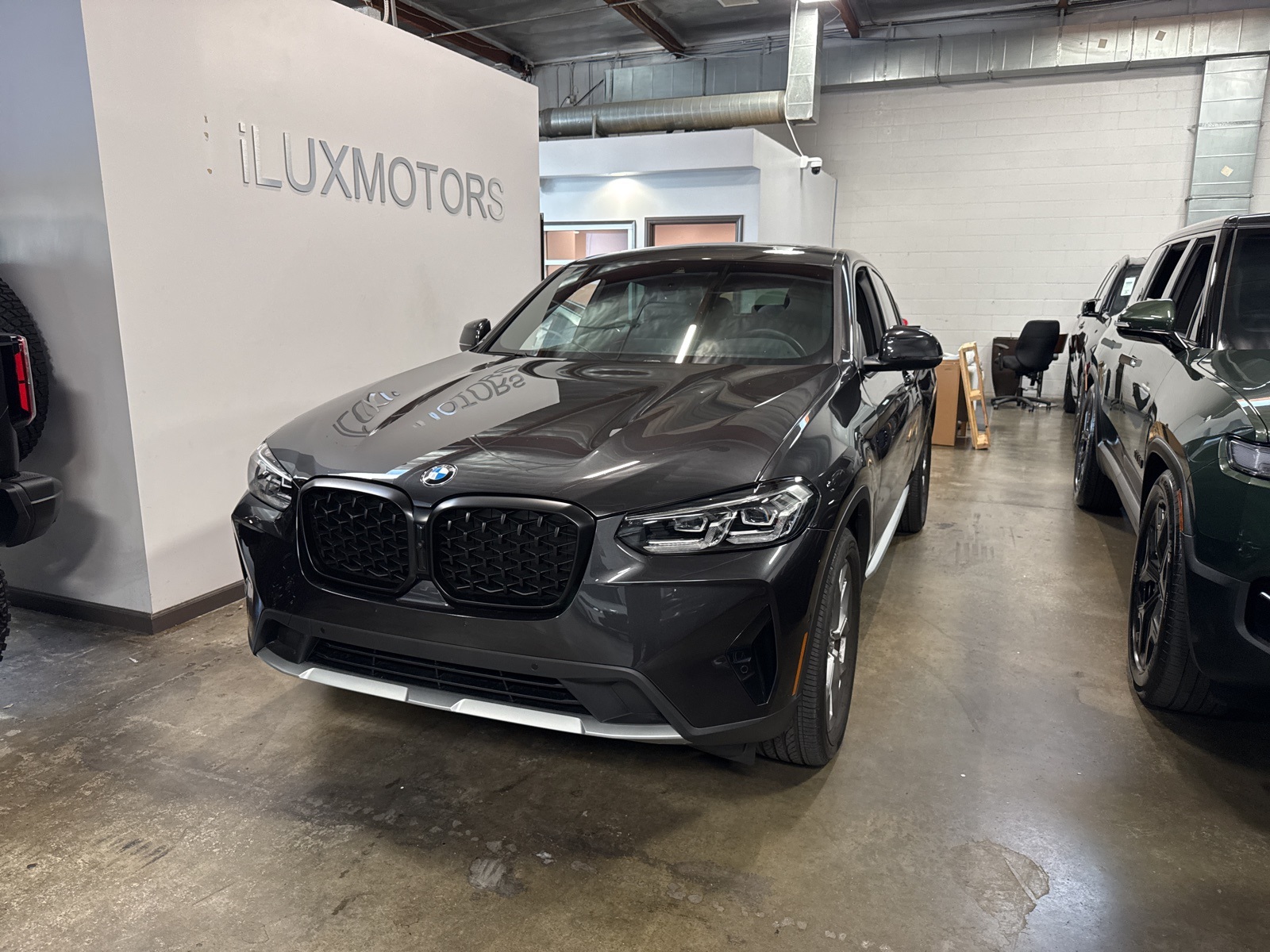 2023 BMW X4 30i's photo