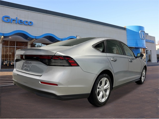 2025 Honda Accord LX photo 3