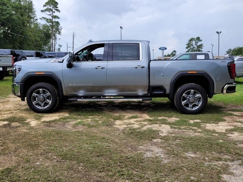 2025 Gmc Sierra HD SLT photo 4