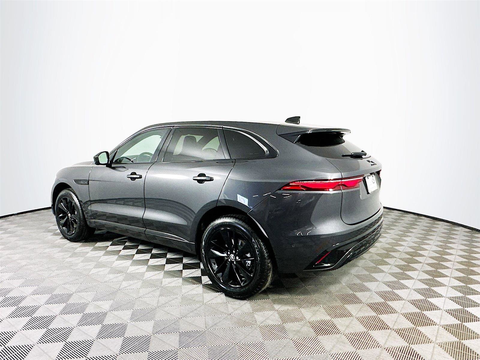 2026 Jaguar F-PACE P250 R-Dynamic S photo 5