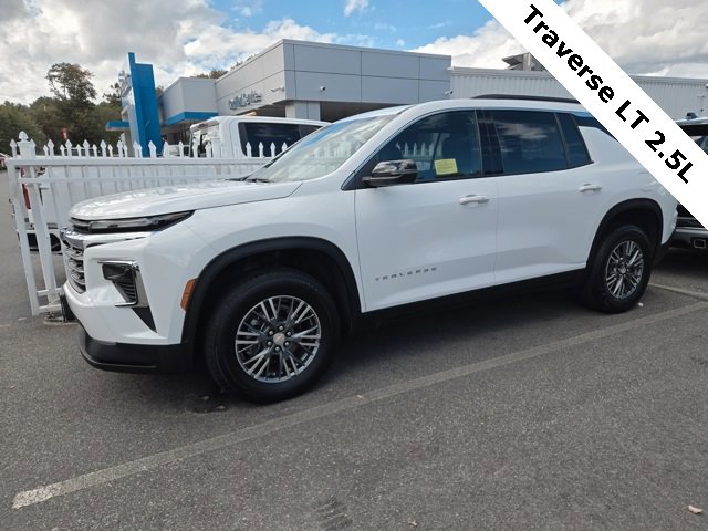 2025 Chevrolet Traverse photo 5