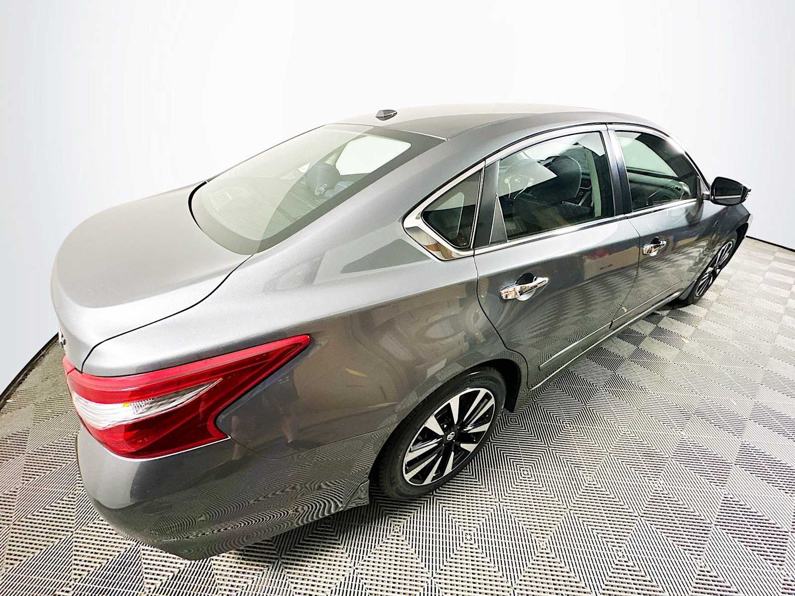 2018 Nissan Altima 2.5 SV photo 4