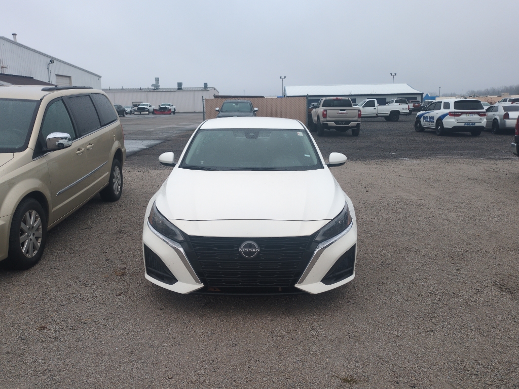 2023 Nissan Altima 2.5 S photo 2