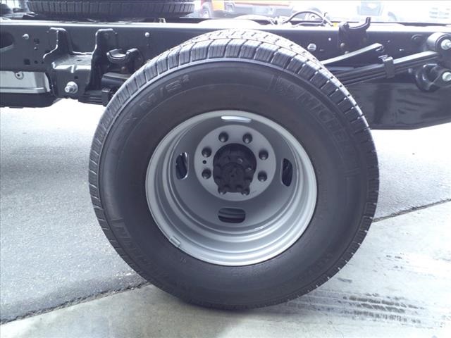 2024 Ford F-350 XLT photo 4