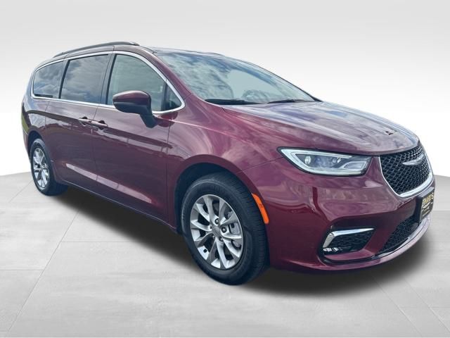 2023 Chrysler Pacifica Touring L photo 3
