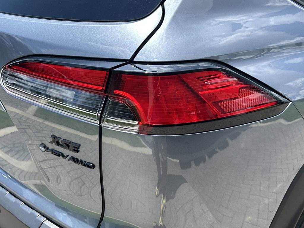 2025 Toyota Corolla Cross Hybrid S photo 9