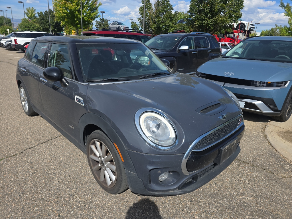 2017 Mini Clubman Base S ALL4 photo 3