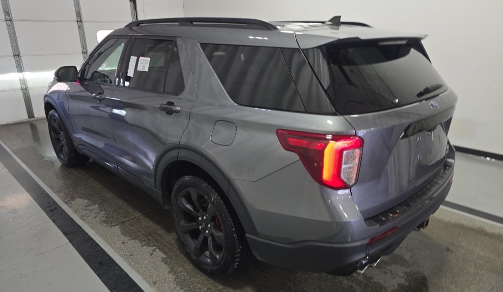 2022 Ford Explorer ST photo 3
