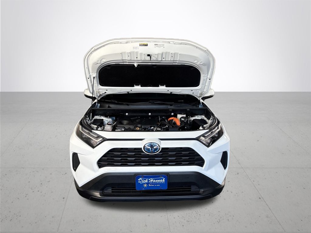 2024 Toyota RAV4 Hybrid LE photo 16