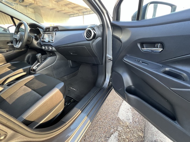 2024 Nissan Versa 1.6 SV photo 21
