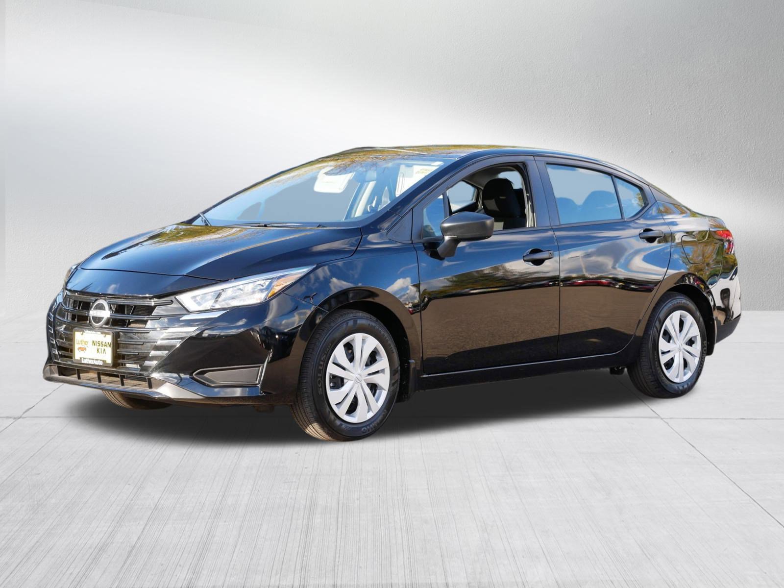 2025 Nissan Versa S photo 3