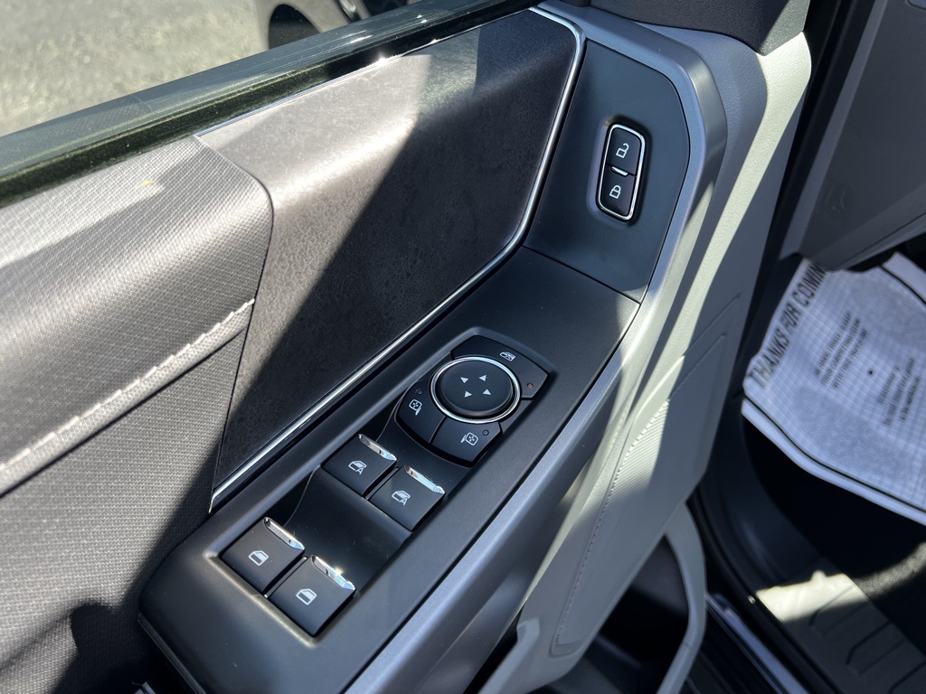 2025 Ford F-150 XLT photo 6