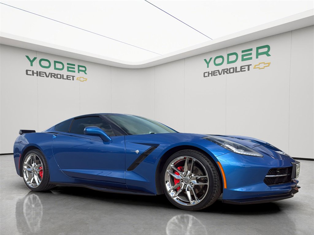 2016 Chevrolet Corvette Stingray 2LT photo 2
